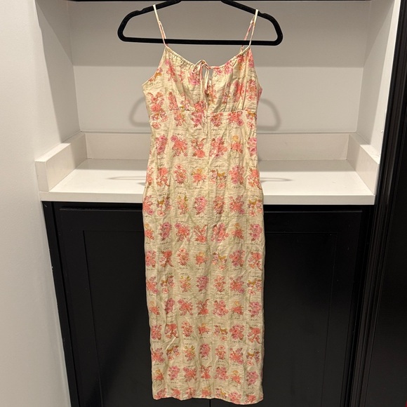 Monteau Los Angeles Dresses & Skirts - Floral Spaghetti Strap Dress. Size M